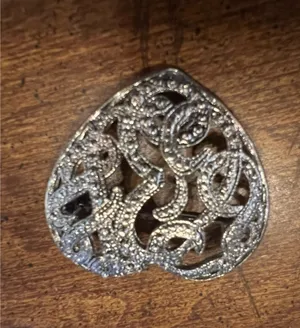 Vintage Silvertone Brooch Pin Collectible Heart Shape Jewelry thumbnail 2