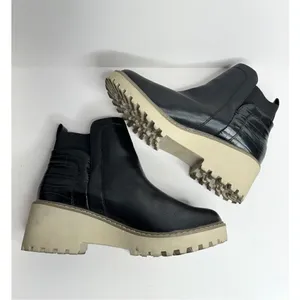 Dolce Vita Booties Size 8 Black‎ Womens Wedge Lug Chelsea Pull On thumbnail 10