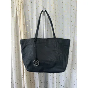 Michael Kors Large Soft Leather Black Snap Button Tote Bag Metal Logo Charm thumbnail 2