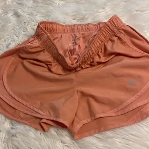 Dri-Fit Nike shorts size S excellent condition thumbnail 5
