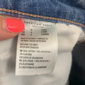 American Eagle The Dream Jean Super Hi-Rise Distressed Light Wash Jegging Jeans thumbnail 4