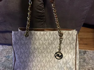 Michael Kors Purse & Wallet thumbnail 3