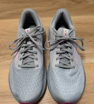 Brooks Adrenaline GTS 24 Running Shoes women’s 9.5 thumbnail 1