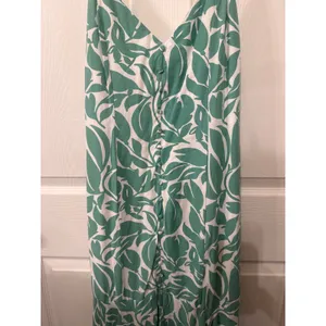 VICI Green White Tropical Leaf Print Midi Dress M Rayon Linen Front Slit Resort thumbnail 4
