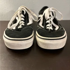Black lace up old school vans tennis shoes-size 7.5 thumbnail 3