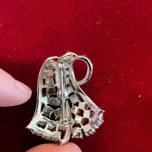 Vintage brooch thumbnail 2