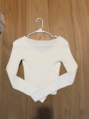 Brandy Melville Long Sleeve Top White thumbnail 3