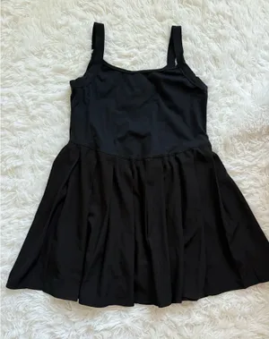 Athletic black dress Size L thumbnail 1