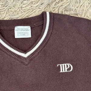 Taylor Swift Tortured Poets Department Pullover Sweater XL thumbnail 2