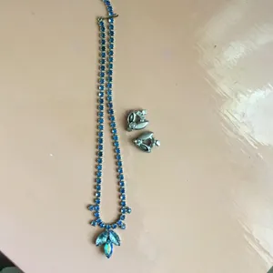 Vintage Costume Jewelry Necklace and Earring Set thumbnail 2