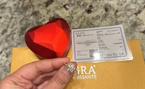 Authentic Mossanite ring (comes with certificate) thumbnail 2
