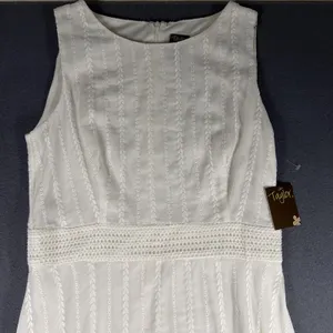 Taylor Dress Womens 10 White Embroidered Lace Fit Flare Maxi Sleeveless Lined thumbnail 2