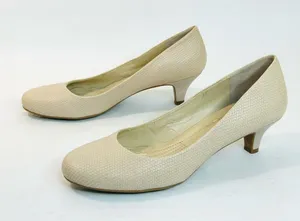 Easy Spirit Cream Woven Leather Kitten Heel Pumps size 9 thumbnail 1