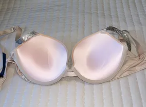 Victorias Secret Bra thumbnail 3