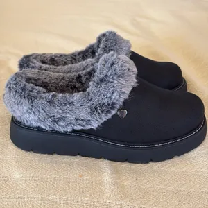 NIB NWT Skechers Bobs Cozy Black Faux Fur Lined Women's Shoes 7 thumbnail 3