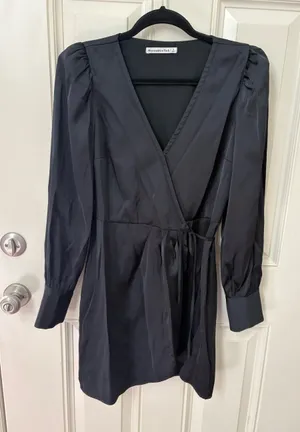 Abercrombie & Fitch Black Satin Puff-Sleeve Wrap Mini Dress Size Small thumbnail 1