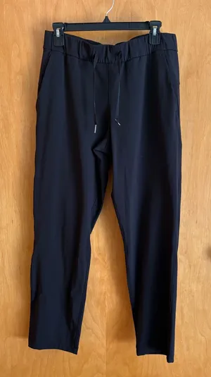 Lululemon On the Fly Pant Women 8 Black Luxtreme 7/8 Length Drawstring Tapered thumbnail 1
