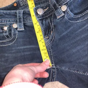 Miss Me Signature Skinny Crop Jeans Dark Wash 24 Angel Wing Cross thumbnail 11