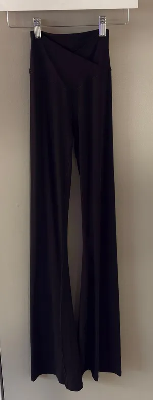 Offline by Aerie Real Me High Waisted Crossover Leggings in Black Size XS thumbnail 1