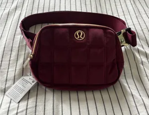 Everywhere Lululemon Belt Bag thumbnail 1