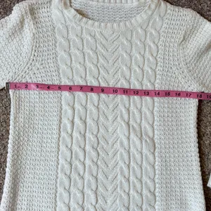 Women's White Cable Knit Sweater Size M thumbnail 3