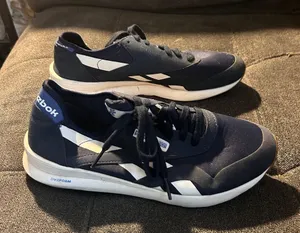 Reebok Woman’s Navy Sneakers thumbnail 1