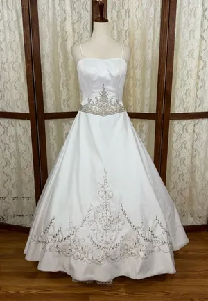 Stunning Vintage Y2K Mary’s Bridal Satin Wedding Gown thumbnail 1