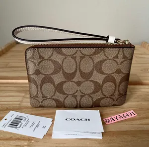Coach Wristlet thumbnail 2