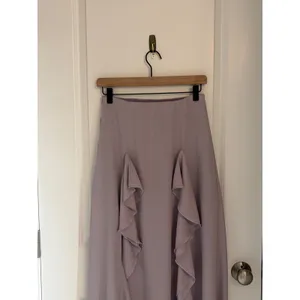 Halara Womens High Waisted Ruffle Front Midi Skirt Lavender Grey Size Small NWT thumbnail 4