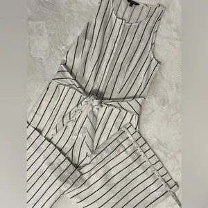 Banana Republic Striped Linen Blend Wide Leg Cropped Jumpsuit thumbnail 4