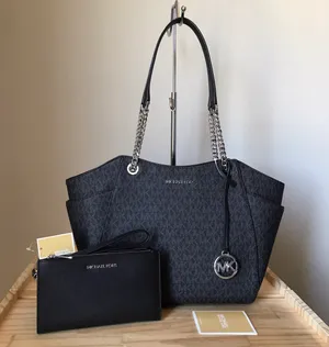 Michael Kors Set thumbnail 1