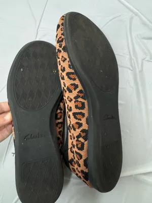 Clarks Cloud Steppers Leopard Print Slip On Flats Size 7.5 thumbnail 6