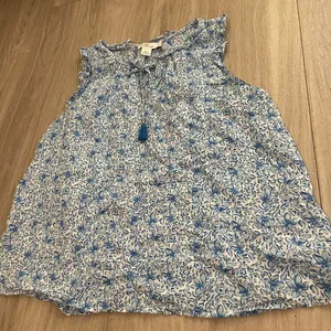 Vineyard Vines Blue and White Sleeveless Ruffle Tie Top thumbnail 1