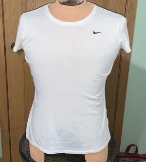 Nike t-shirt thumbnail 1