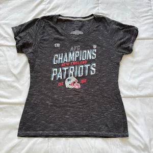 NFL New England Patriots AFC Champions V-Neck Graphic T-Shirt Grey Womens Large thumbnail 1