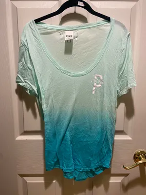 PINK Victoria's Secret T-Shirt thumbnail 1
