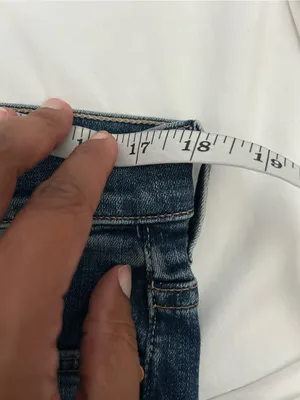 Mother | the insider crop step chew jeans in dancing on coals wash thumbnail 13