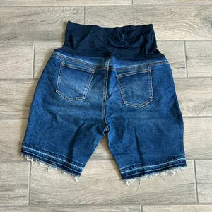 Time and true maternity stretchy shorts Size undefined thumbnail 3