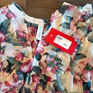 NWT Evereve Allison Joy Kristy Ruffle Top Sz M thumbnail 6