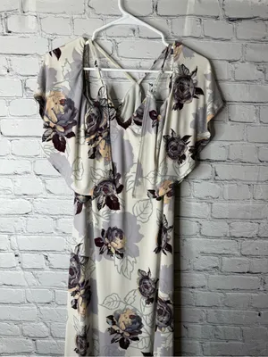 Sugar lips Floral Cold-Shoulder Maxi Dress in Cream and Gray thumbnail 10