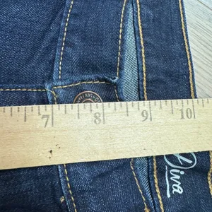 Old Navy The Diva Dark Wash Raw‎ Hem Denim Shorts Cutoff 6 Regular thumbnail 7
