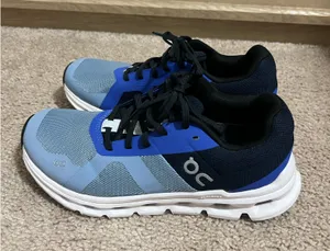 On Cloud Running Shoes Women’s thumbnail 1