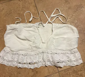 American Eagle Outfitters White Lace Trim Cropped Tank Top thumbnail 1