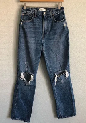 Abercrombie 90s Ultra High Rise Straight Jeans. Size 2S, 26 thumbnail 2