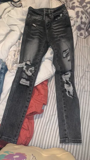 Skinny Jeans thumbnail 1