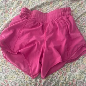 Lululemon Hotty Hot 4" Low-Rise thumbnail 1