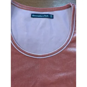 Abercrombie & Fitch Velvet Top Womens Pink Scoop Neck Lettuce Edge XS thumbnail 2