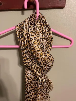 Leopard print scarf thumbnail 3