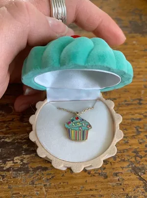 Cupcake Necklace thumbnail 1