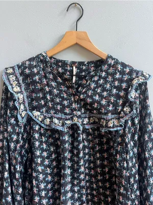Free People Jenna Top Printed Long Sleeve Blouse Size Small Black Blue White thumbnail 7